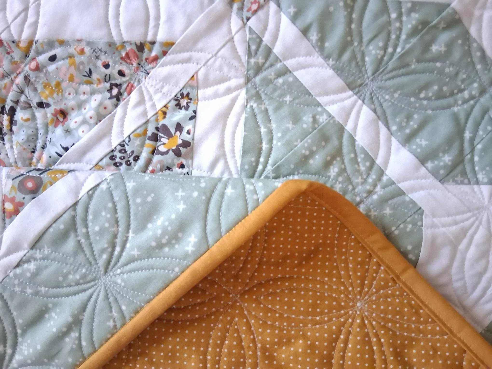 baby-holiday-party-quilt-orange-dream 08.jpg
