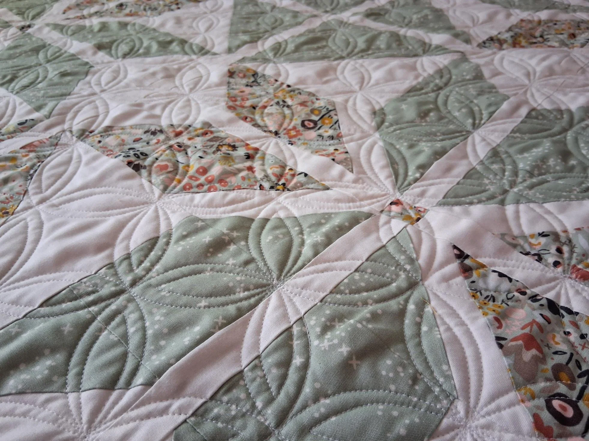 baby-holiday-party-quilt-orange-dream 09.jpg