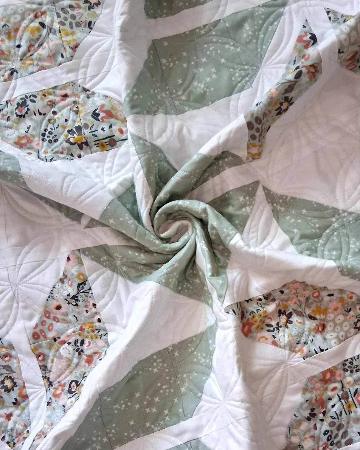 baby-holiday-party-quilt-orange-dream 11.jpg