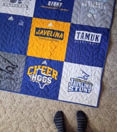 College-tshirt-quilt domestic-waves-panto 05.jpg