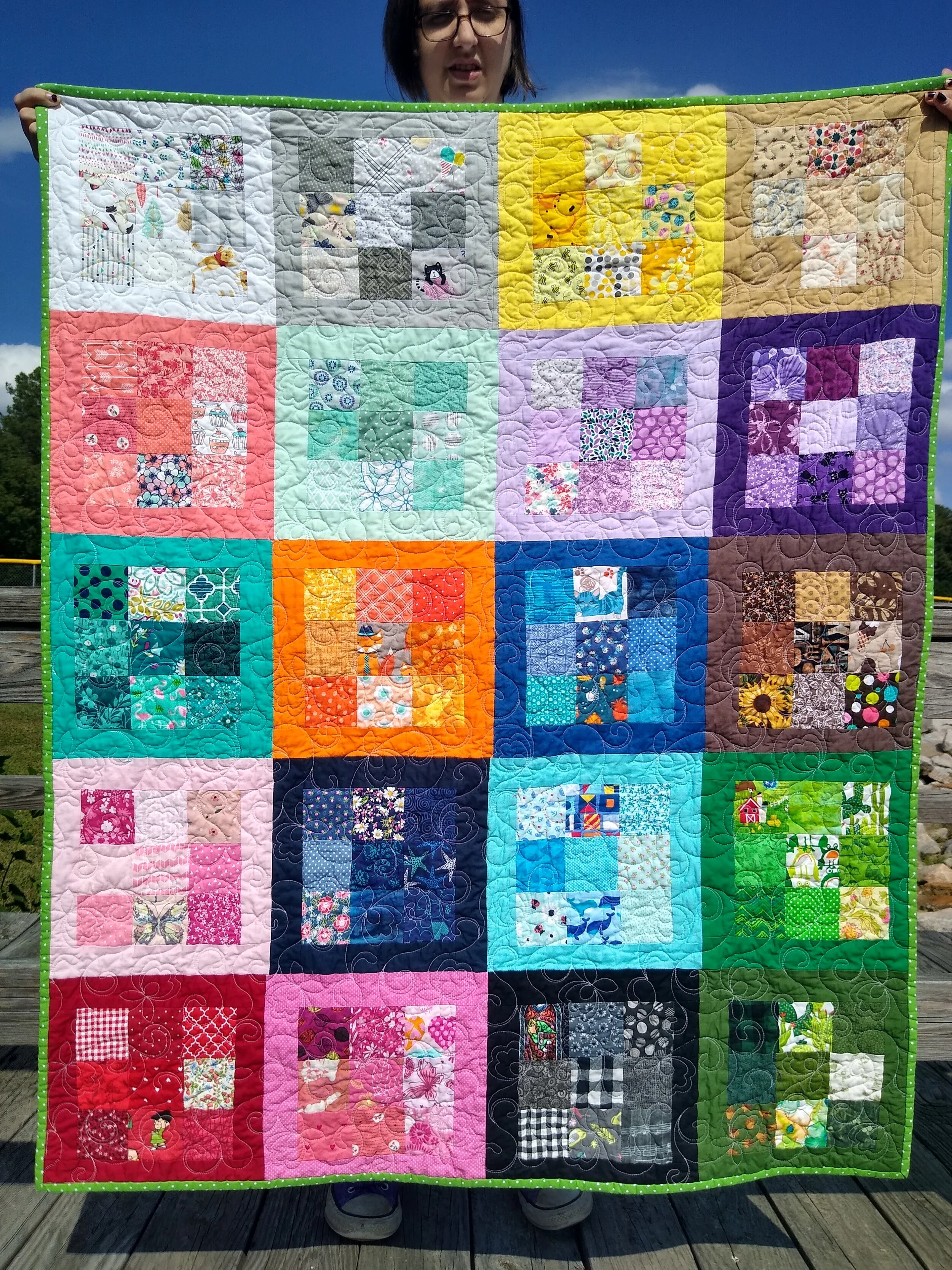 Nine-Patch Rainbow Quilt with Pretty Posies Panto