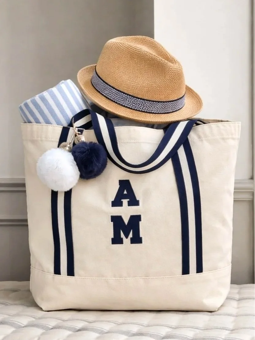 Beach+tote+with+accessories+and+hat.jpg