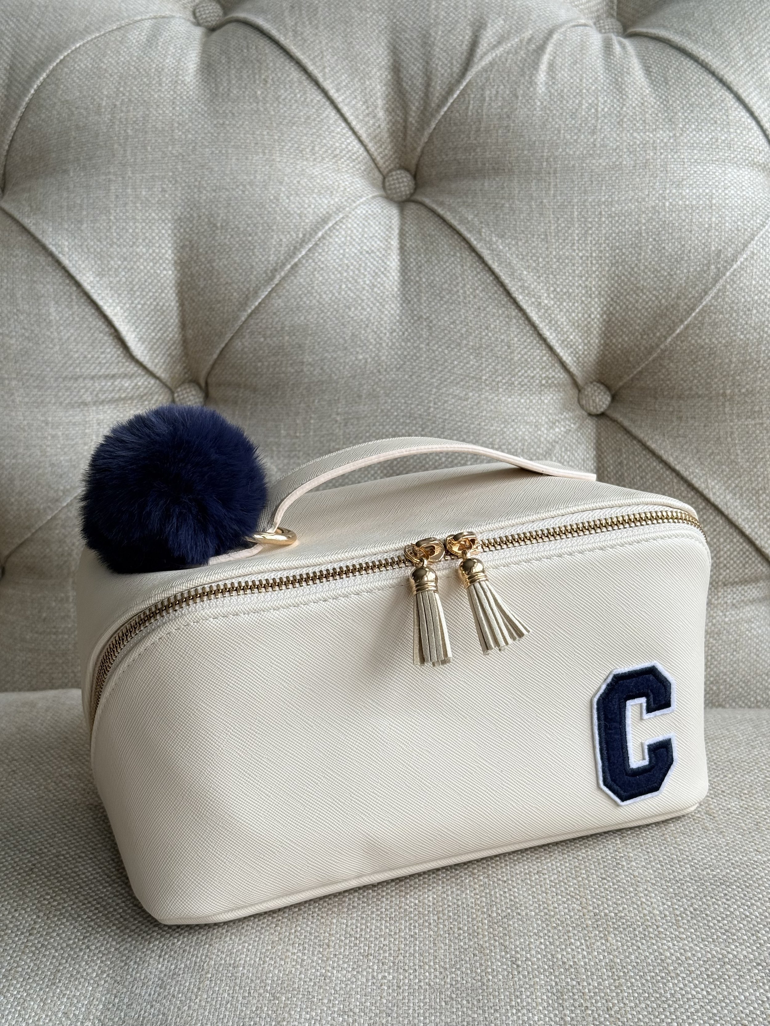 THE LARGE SLOANE MAKEUP BAG