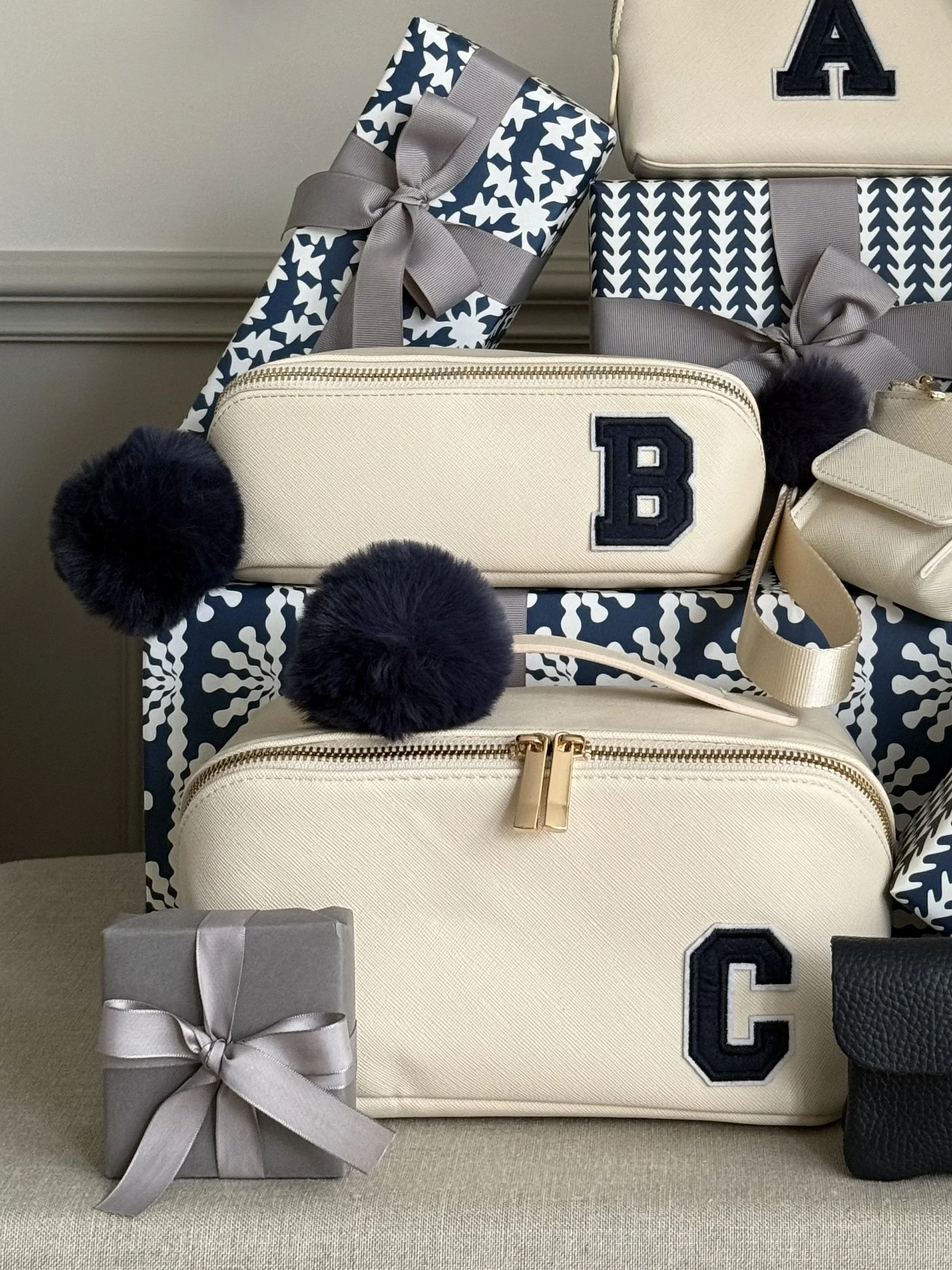 THE FOLD OUT MAKE UP BAG