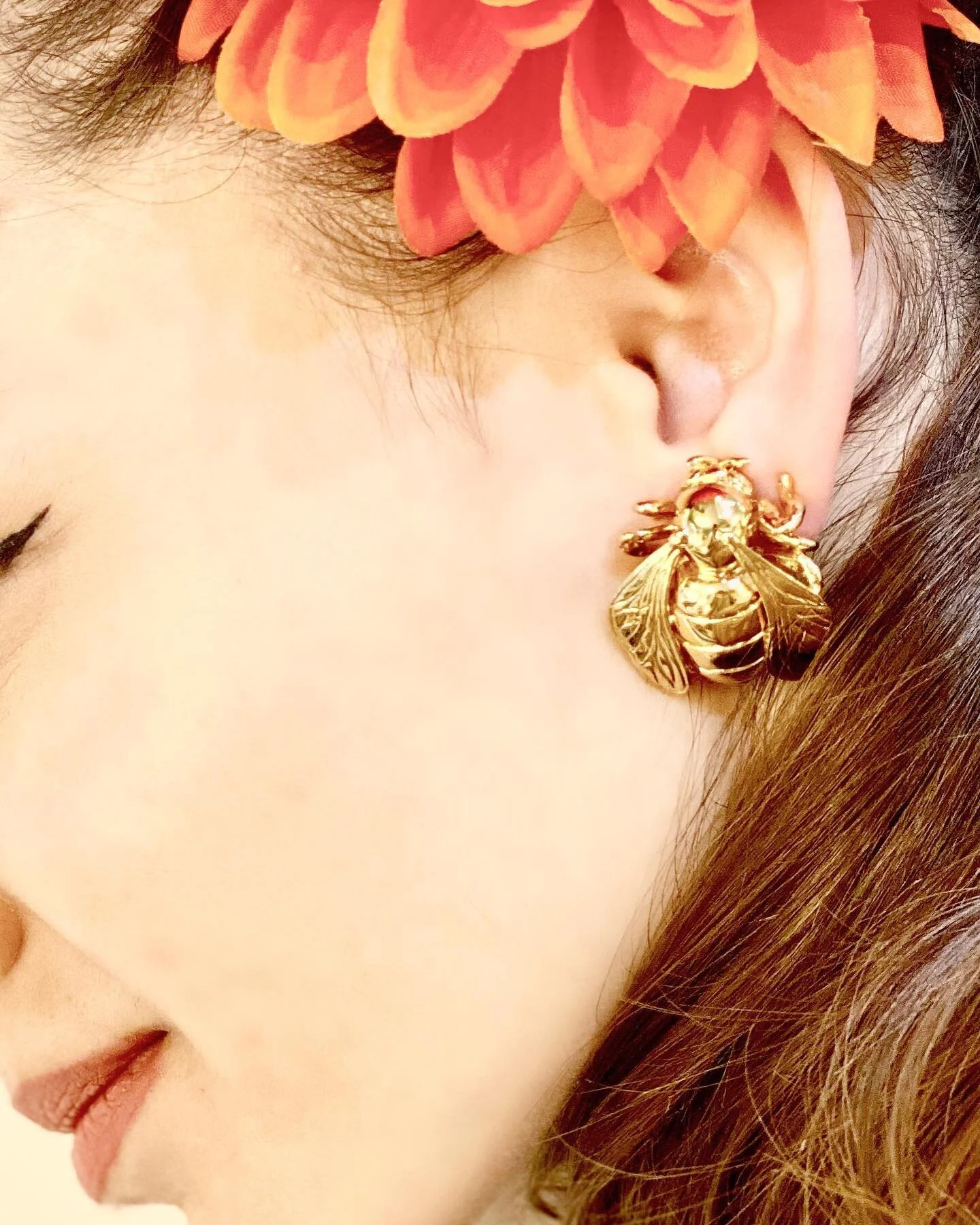 Quando i gioielli diventano sculture da indossare
-
-
-
In foto: orecchini ape di @bernarddelettrezofficial 

📍Via Solferino 12 Milano
📍Corso Di Porta Vittoria 38 Milano

#gioielleria#gioilleriamilano#gioiellimilano#gioiellipersonalizzati#fashionin