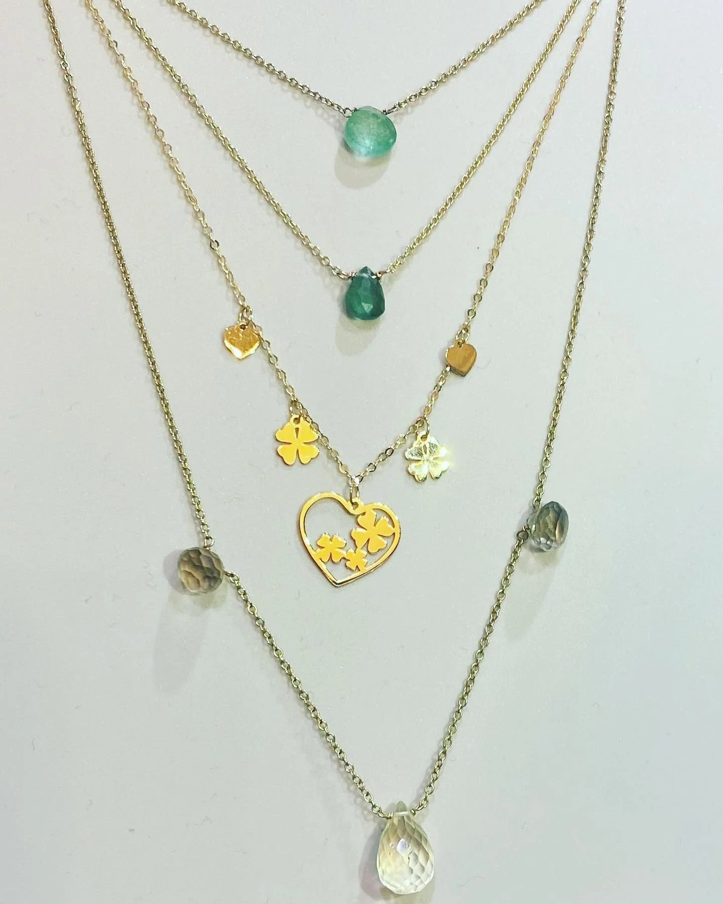 L'amore di una madre
va oltre il tempo e le circostanze
ed &egrave; per sempre.

Domenica 14 maggio festa della mamma 
-
-
-
In foto: collane in oro 9/18k con pendenti e pietre grezze 

📍Via Solferino 12 Milano
📍Corso Di Porta Vittoria 38 Milano

#