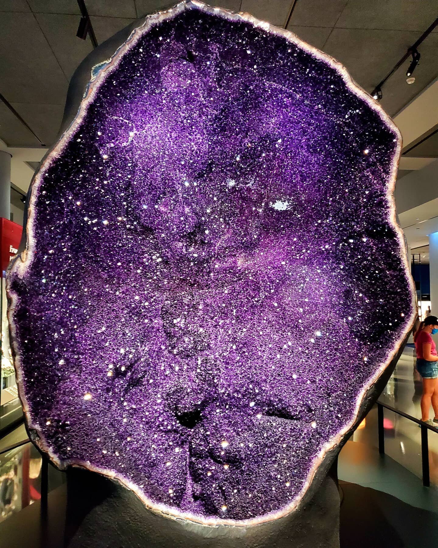 The Museum Of Natural History Is A Place I ❤ and Visit Often - Anyone wanna go 😎 ?!?

Amazing Giant Geod - My Birthstone!!

Natural Stone For Life 

! Often Imitated -  Never Duplicated !

🔥 www.stonehaven.nyc 🔥

#cool #rocks #nature #natural #sto