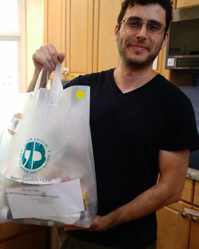 The volunteers didn&rsquo;t stop. BCGW volunteers delivered Pesach to hospitals this year.