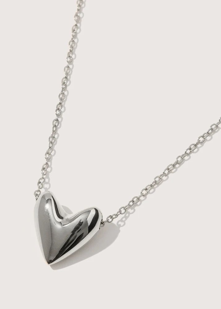 New additions to the best selling Roscida Heart range - a delicate necklace and bracelet. Perfect for special bridesmaids keepsakes. Shop in-store and online.
#TheFallBride