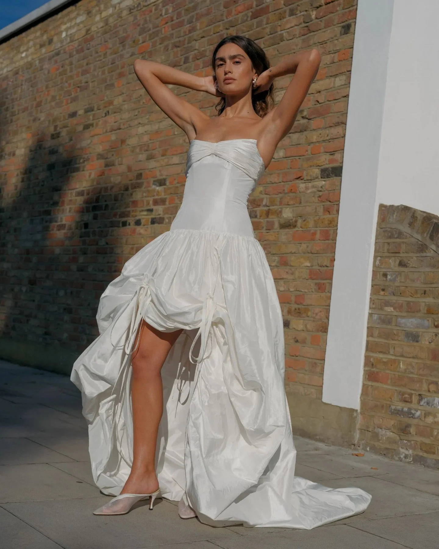 Willa is here to stay! This fun, convertible style from @cassandragrahambridal's third collection takes you from ceremony to afterparty. Now available for fittings.
#TheFallBride