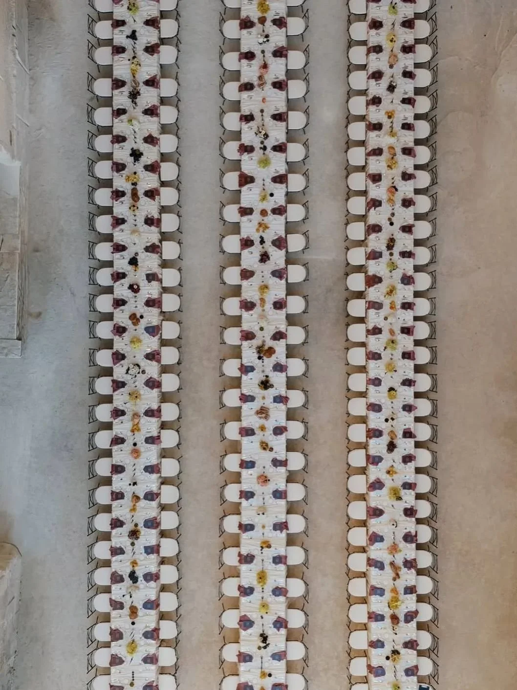 Details in the majestic setting of Carri&egrave;res des Lumi&egrave;res ✨

Planning @wanderlustwedding
Venue @carrieresdeslumieres
Photographer @nicole__plett
Florals @tepeesauvage
Textile artist @miasylviaa

#TheFallBride