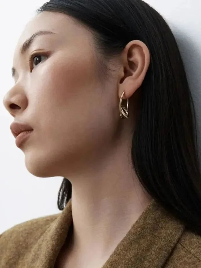 For the hoop girls on their wedding day - the Pav&eacute; Spiralis are a delicate and extra-special take on the classic hoop earring. Shop now in-store and online.
#TheFallbride