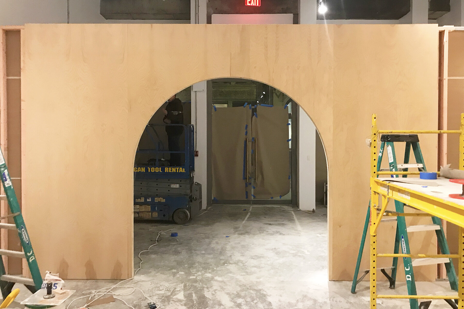 Everlane - Wall - Insta.jpg