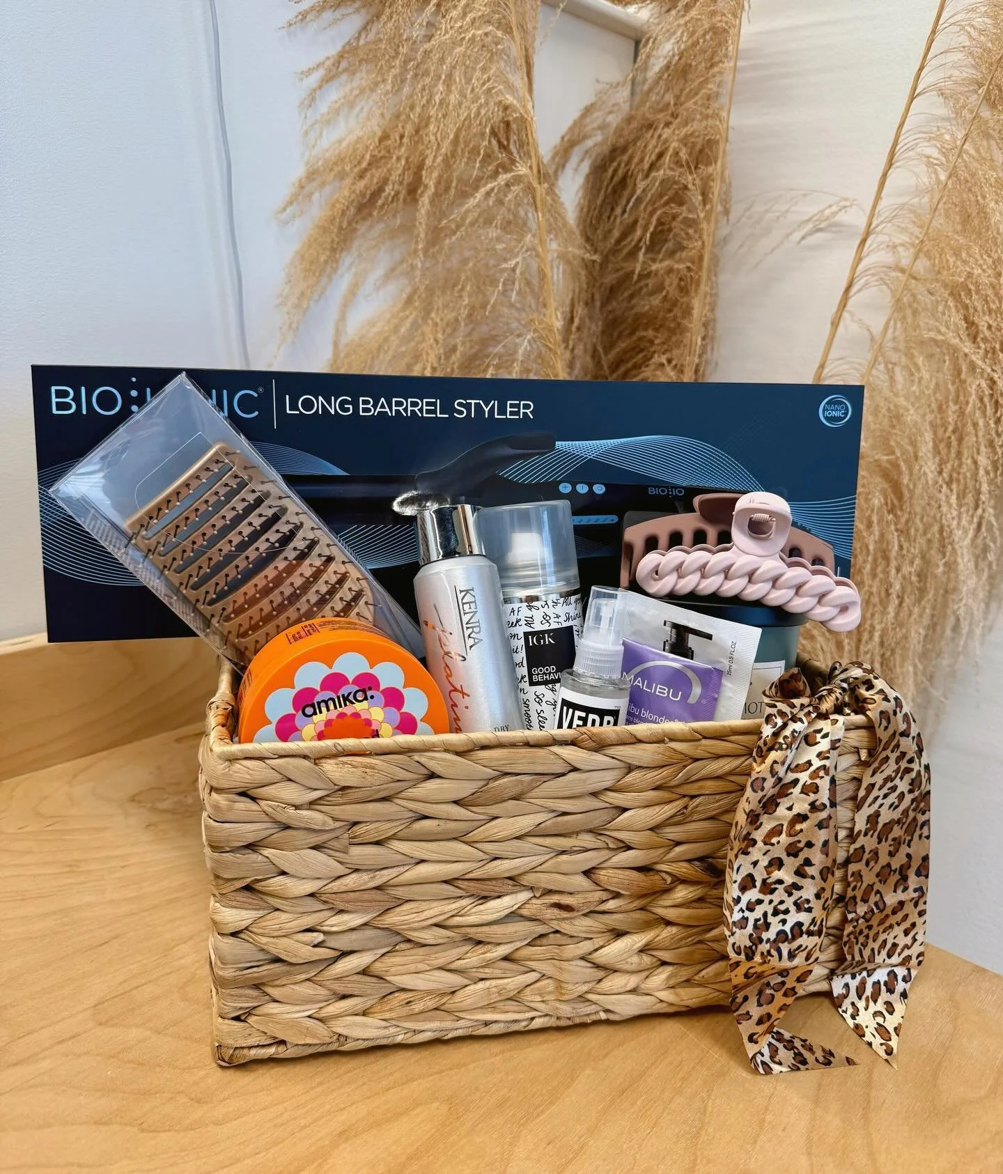 ✨ SPRING BREAK GIVEAWAY ✨

We&rsquo;re celebrating spring break season with a $350 haircare basket for one lucky winner! 🌸🧴

This basket includes:
Bioionic 1&rdquo; Long Barrel Curling Iron, Amika Soulfood Mask, Kenra Dry Texture Spray, Verb Ghost 