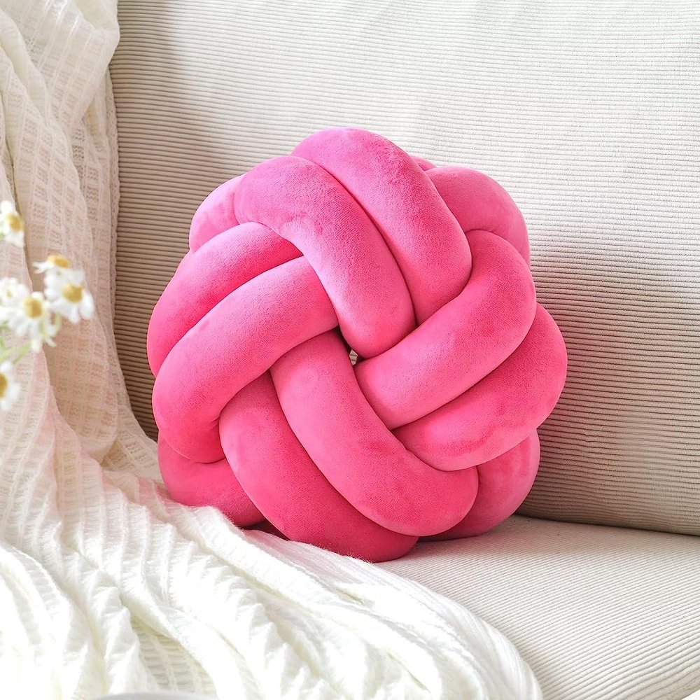 Knot Pillow Ball