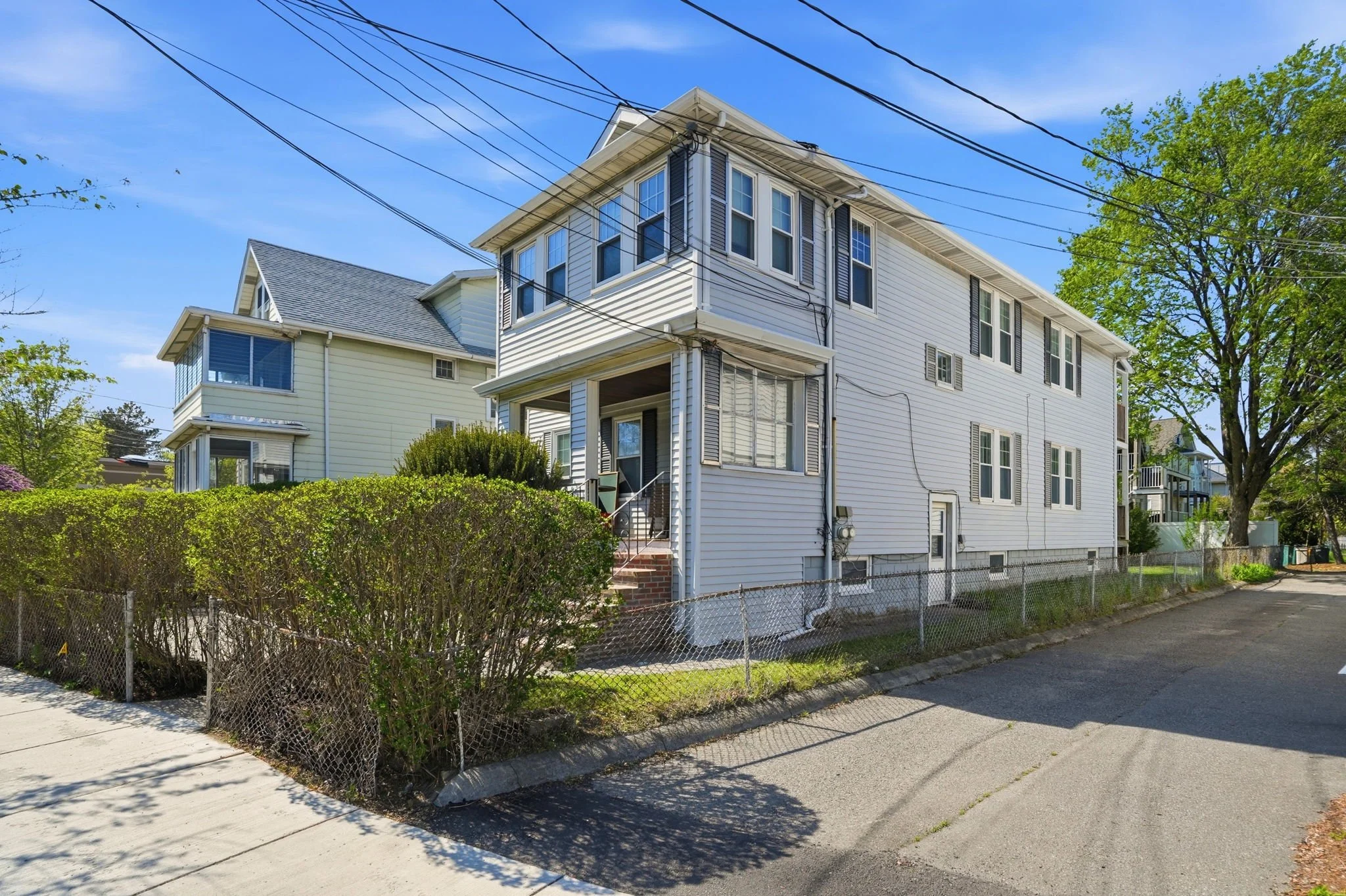 702-704MtAuburn-SideAngle.jpg