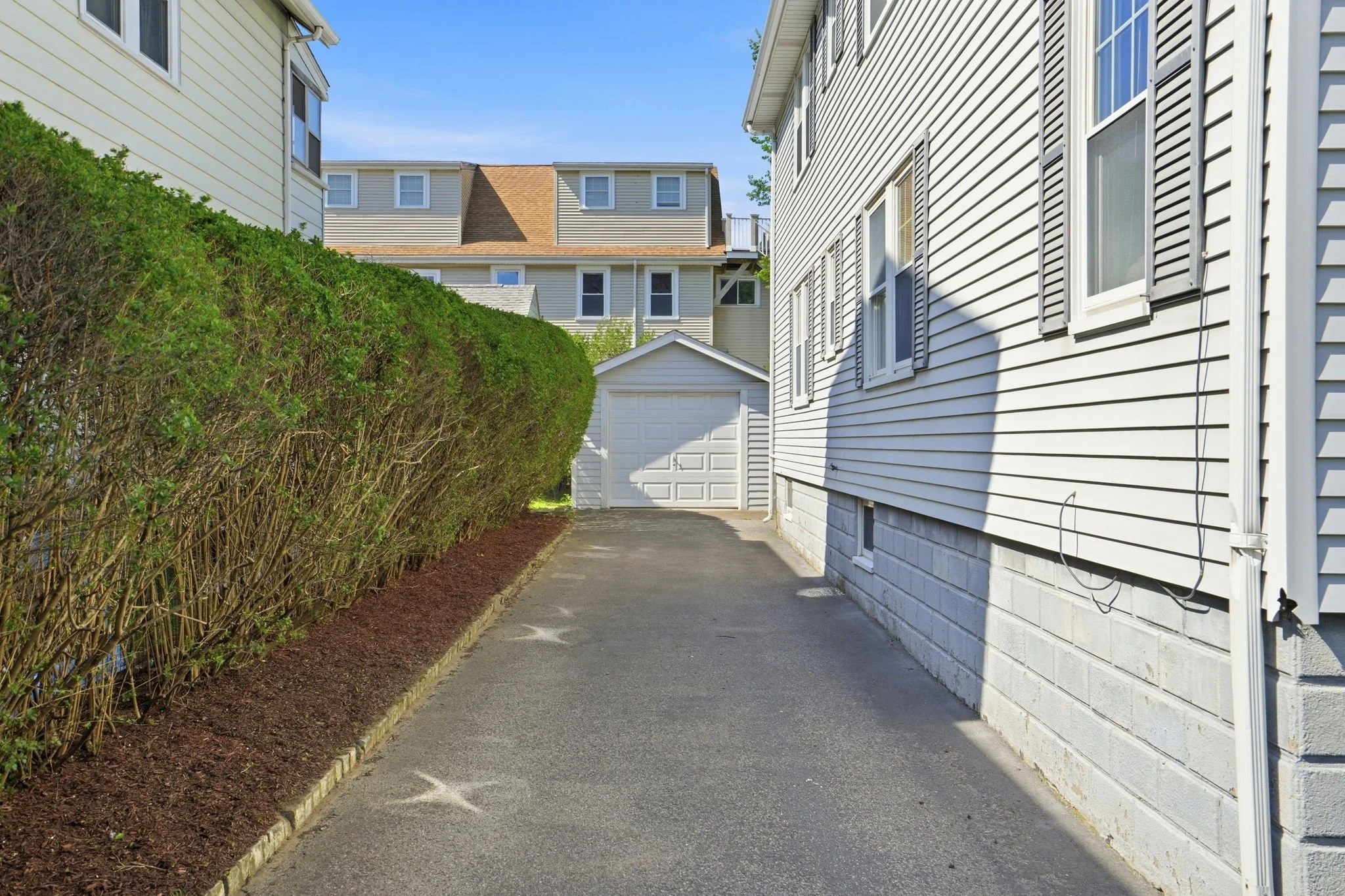 702-704MtAuburn-Driveway.jpg