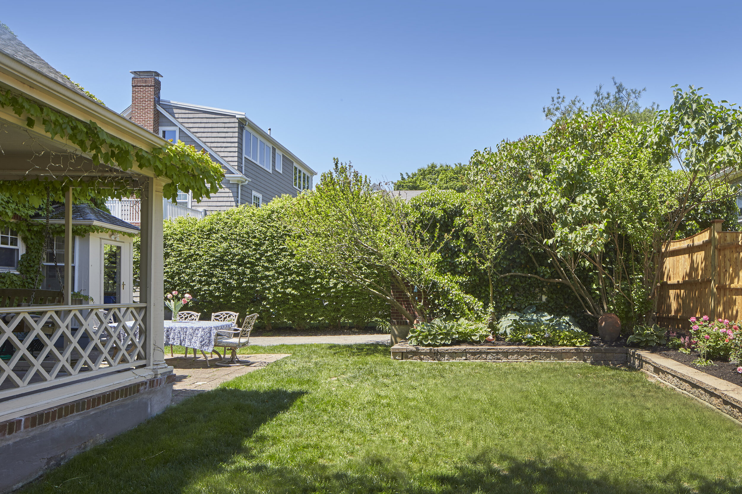 48_benton_rd_grounds.jpg