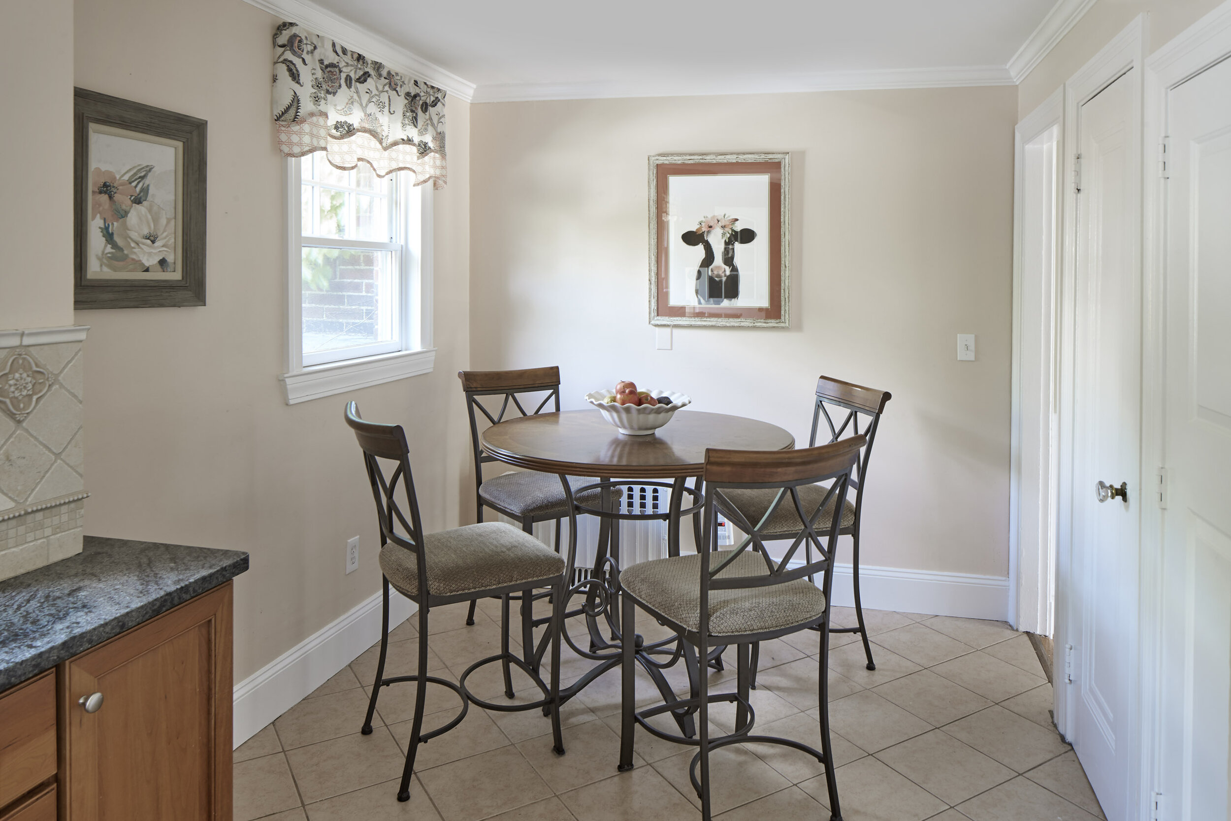 48_benton_rd_kitchen2.jpg
