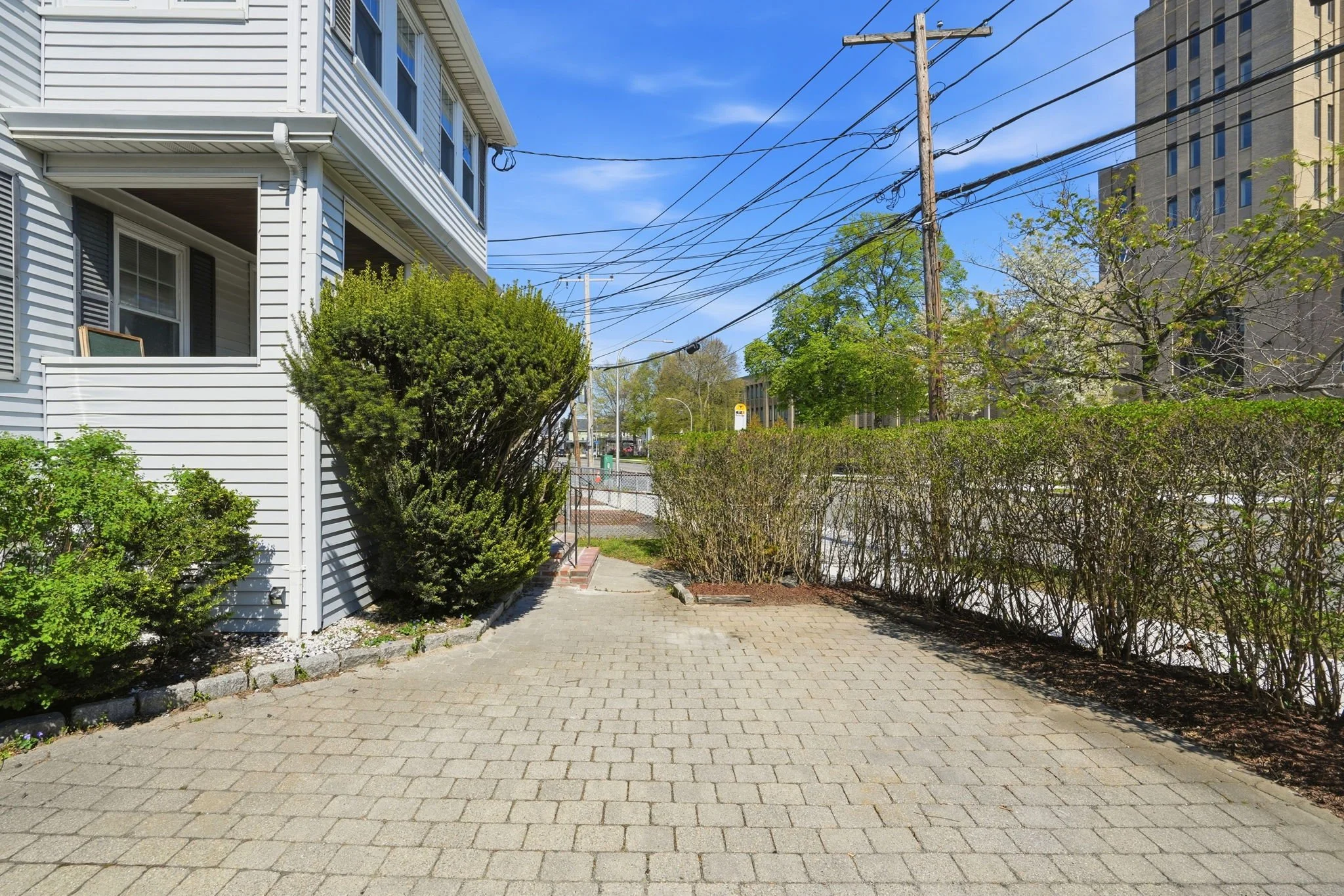 702-704MtAuburn-FrontPatio.jpg