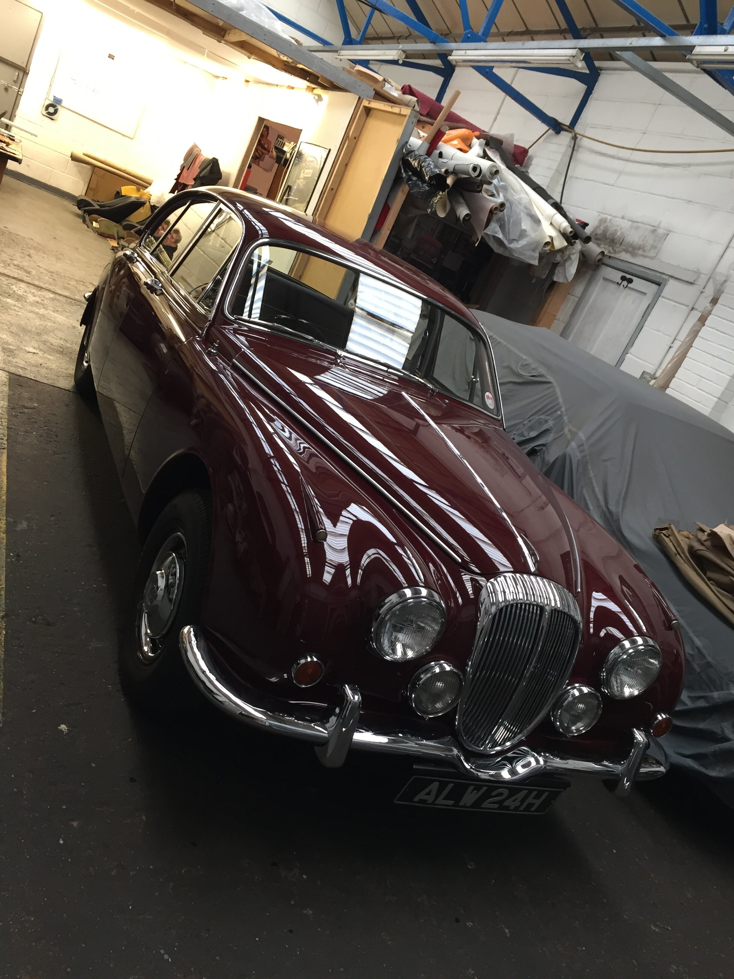 Daimler 250 V8 •••