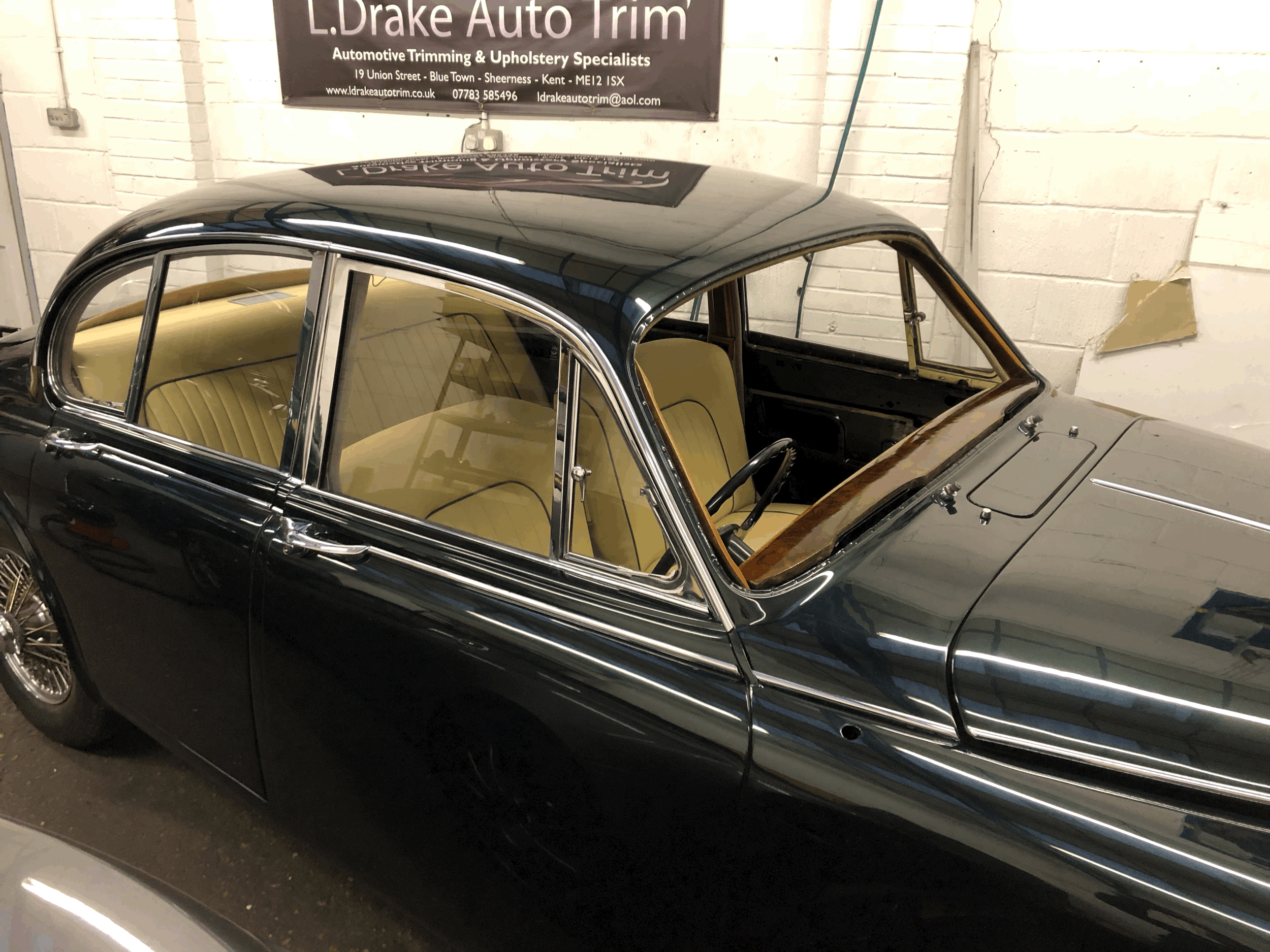 Jaguar MK2 •••