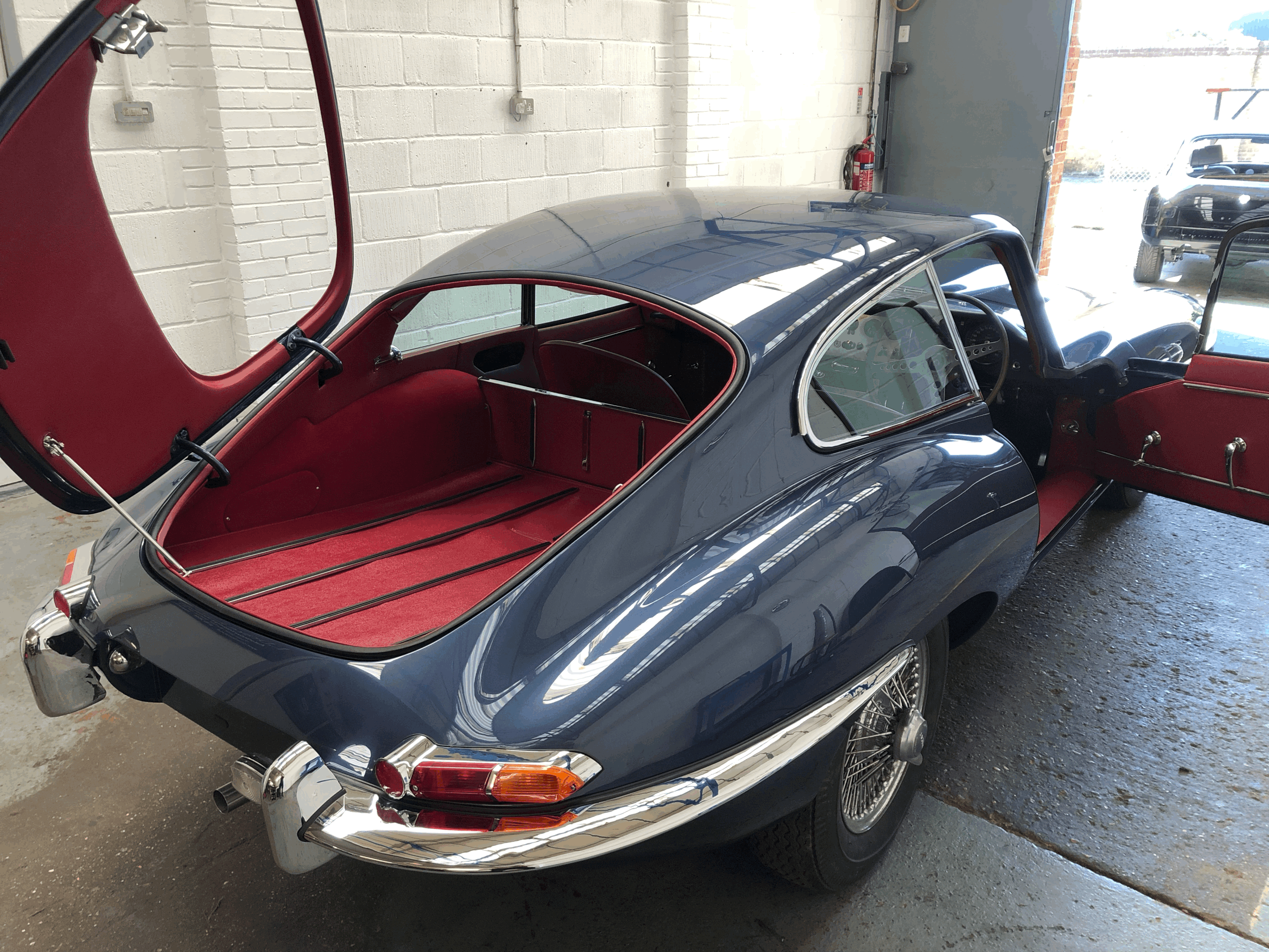 Jaguar E Type Series 1 FHC 3.8 •••