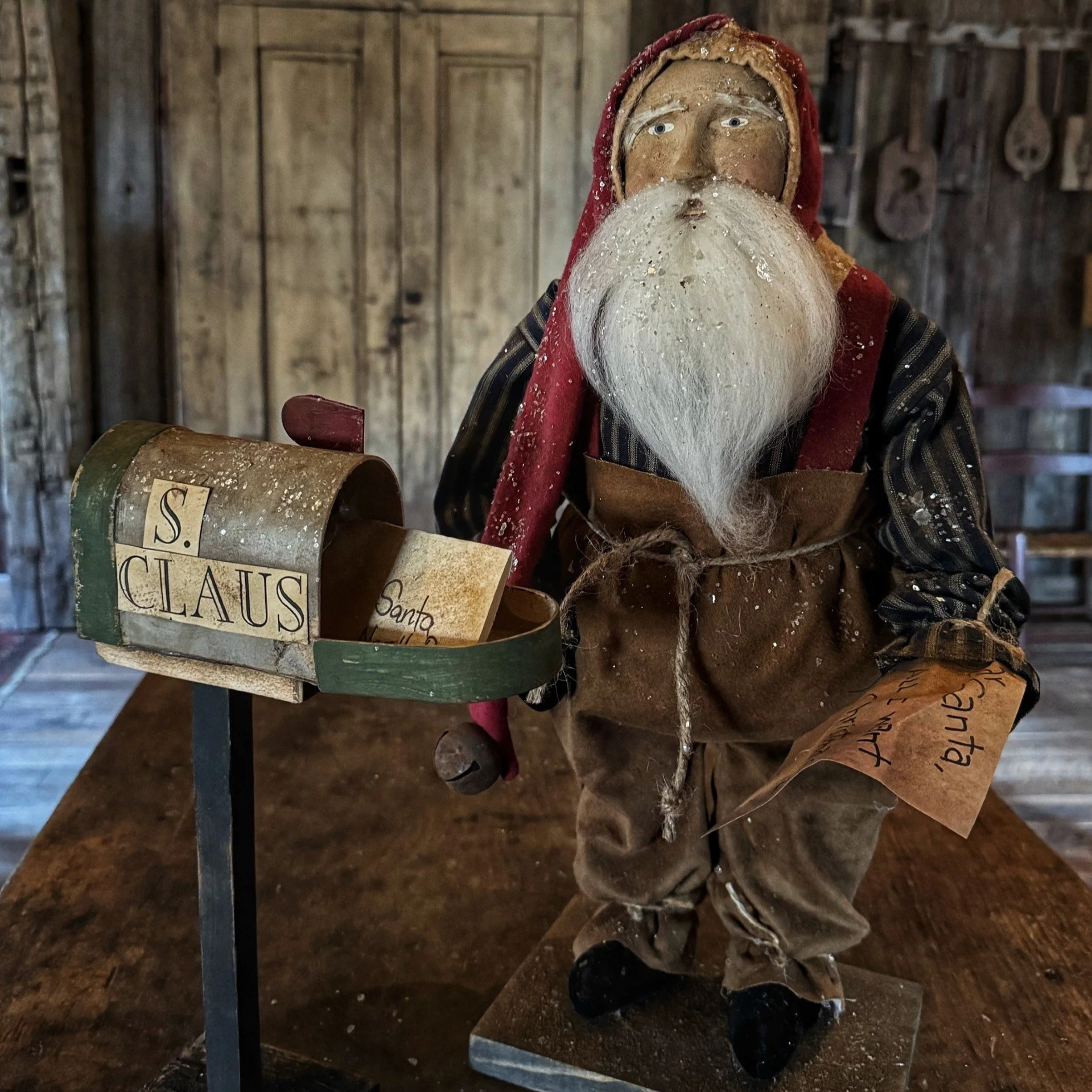 2026 Santa wearing overalls with letter and mailbox..Limited
