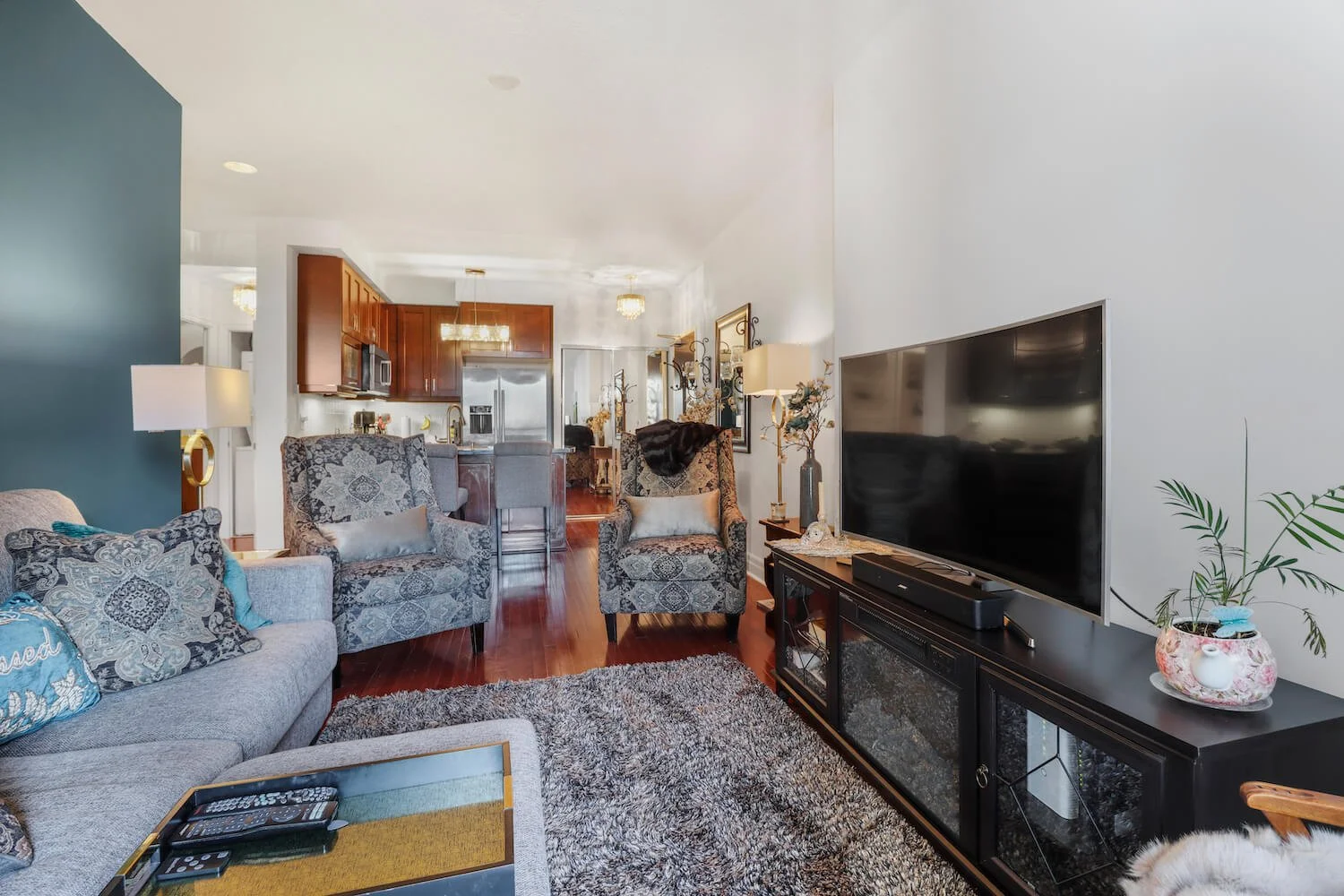 Web Size - 1410 Balmuto St 9.jpg