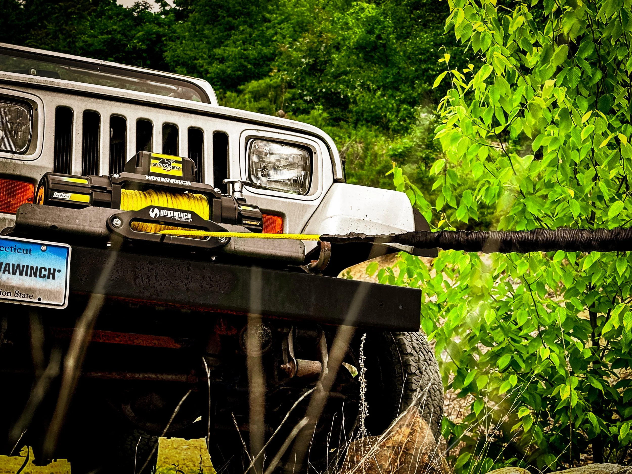 Stinger Pulling through weeds.jpg