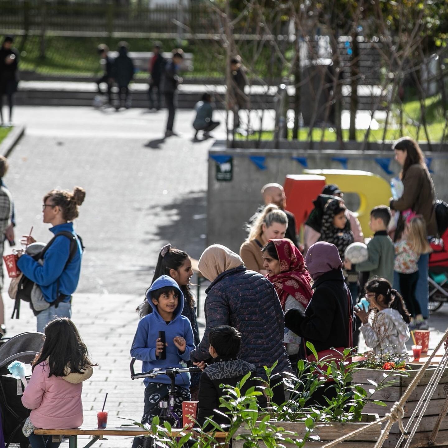 Stemninger fra Taastrupgaard Bylivsfestival 2022 🥳 

SUPERFLEX og Ole R&oslash;mer Skolens udstilling om fremtidens lyser&oslash;de fiskeboliger, Pannabane med CPH Panna House og Escape room med Nationalmuseet og Kroppedal Museum. 

Fotograf: Luna S