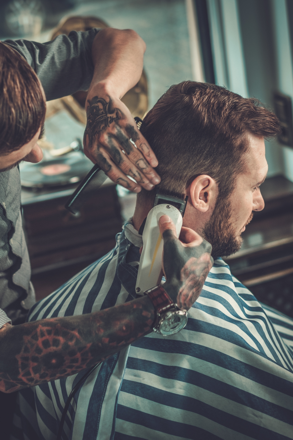 5 Excellent Reasons Why Real Men Choose Barbershops