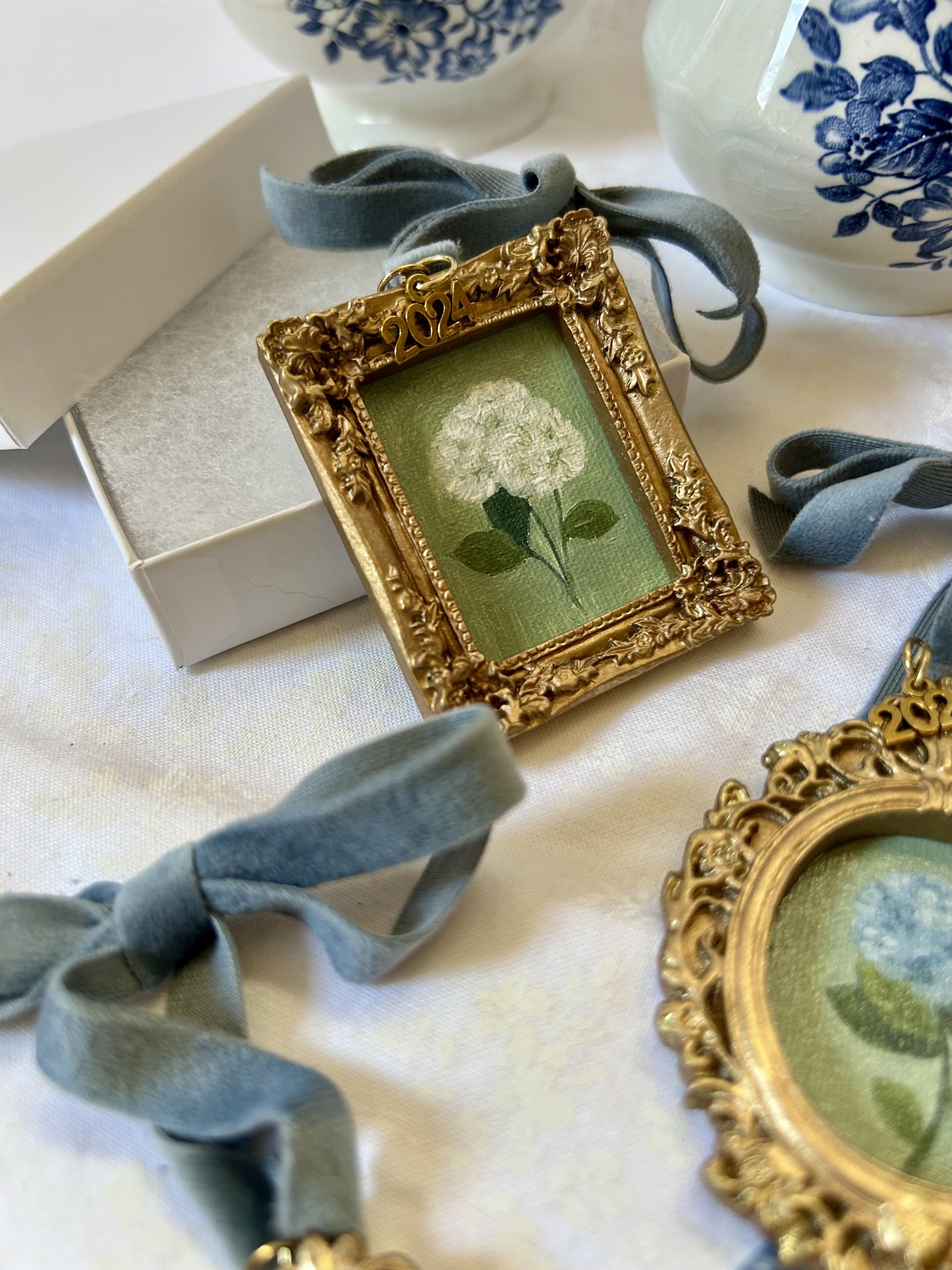 white-hydrangeas-ornament.jpg