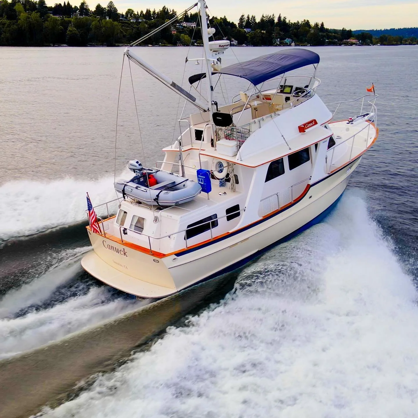 New listing&hellip;absolutely stunning 2007 Pacific Seacraft 38T fast trawler available now in Seattle. 

Cruise at 10 knots, blast at 20 knots. 2 cabins with en-suite heads, large galley, cozy salon, great flybridge and all the gear you need to crui