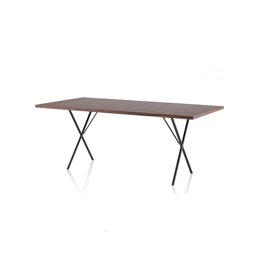 showroom-hm-nelson-x-leg.jpg