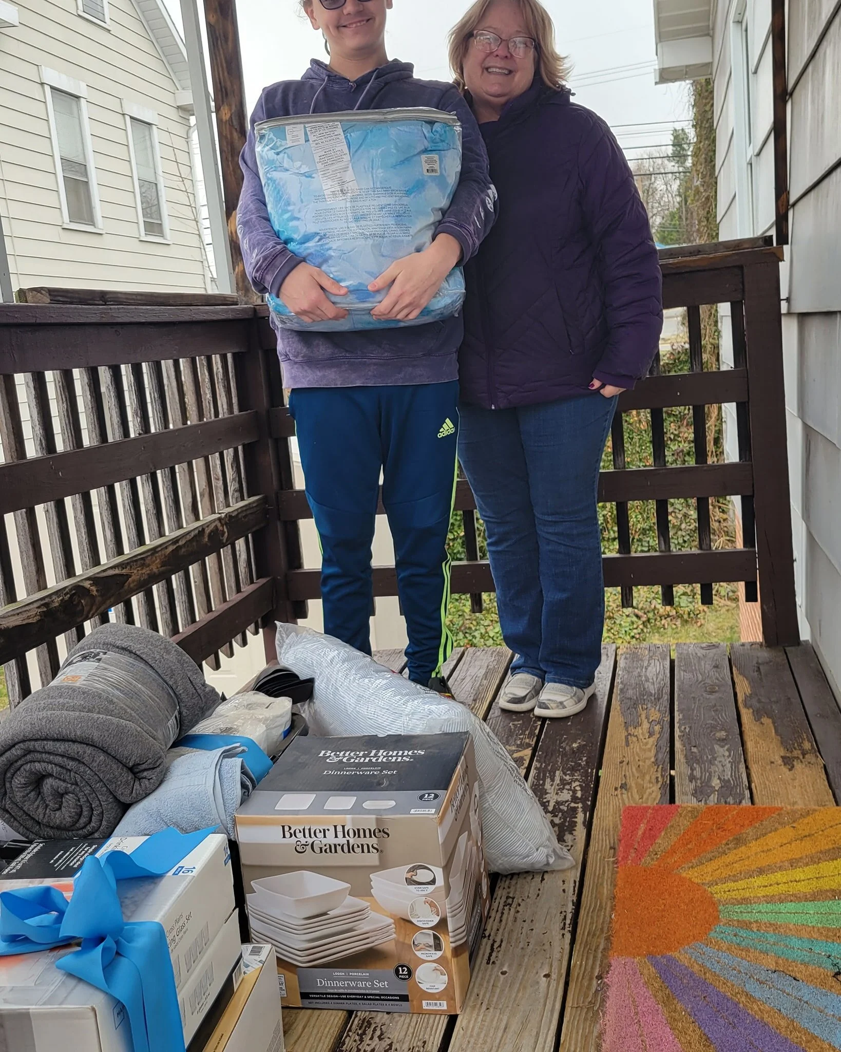 𝟙 down 𝟡 to go!

It brought us joy to provide local aged-out youth with a FEATHER BOX for his apartment. 

Our goal is to hand out 𝟙𝟘 Feather Boxes this year.

If you know a youth who is moving into or just settled into their new apartment/home/c