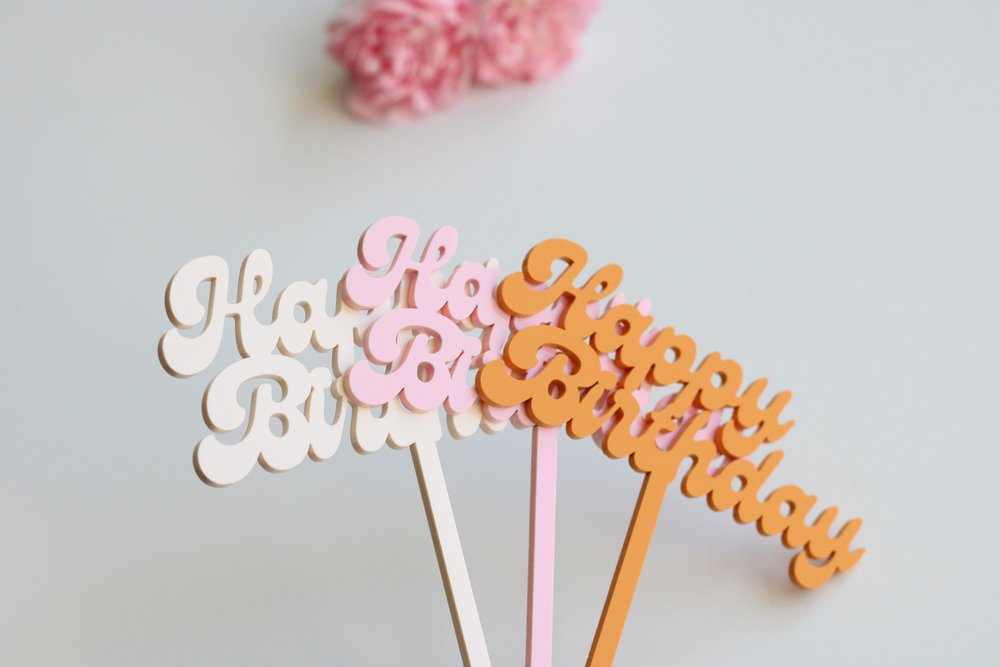 Floral Dust is a custom decor creator for events, parties and business.  Specifically, we create signs, stir-sticks, tags, place cards, and cake  toppers etc. In addition to the we also hand paint