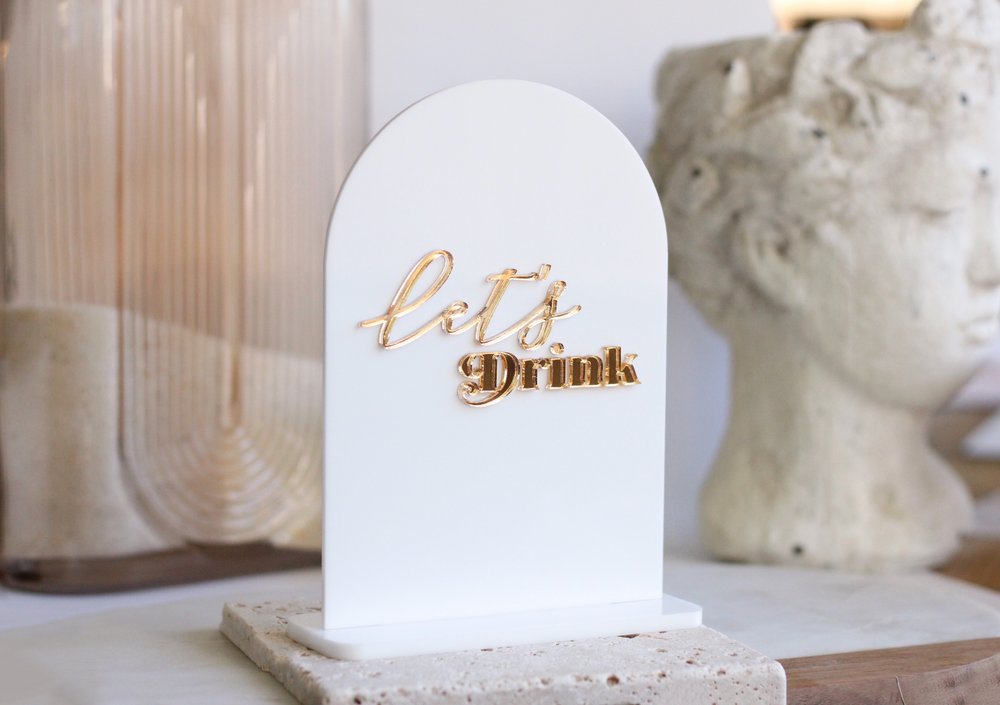 Floral Dust is a custom decor creator for events, parties and business.  Specifically, we create signs, stir-sticks, tags, place cards, and cake  toppers etc. In addition to the we also hand paint