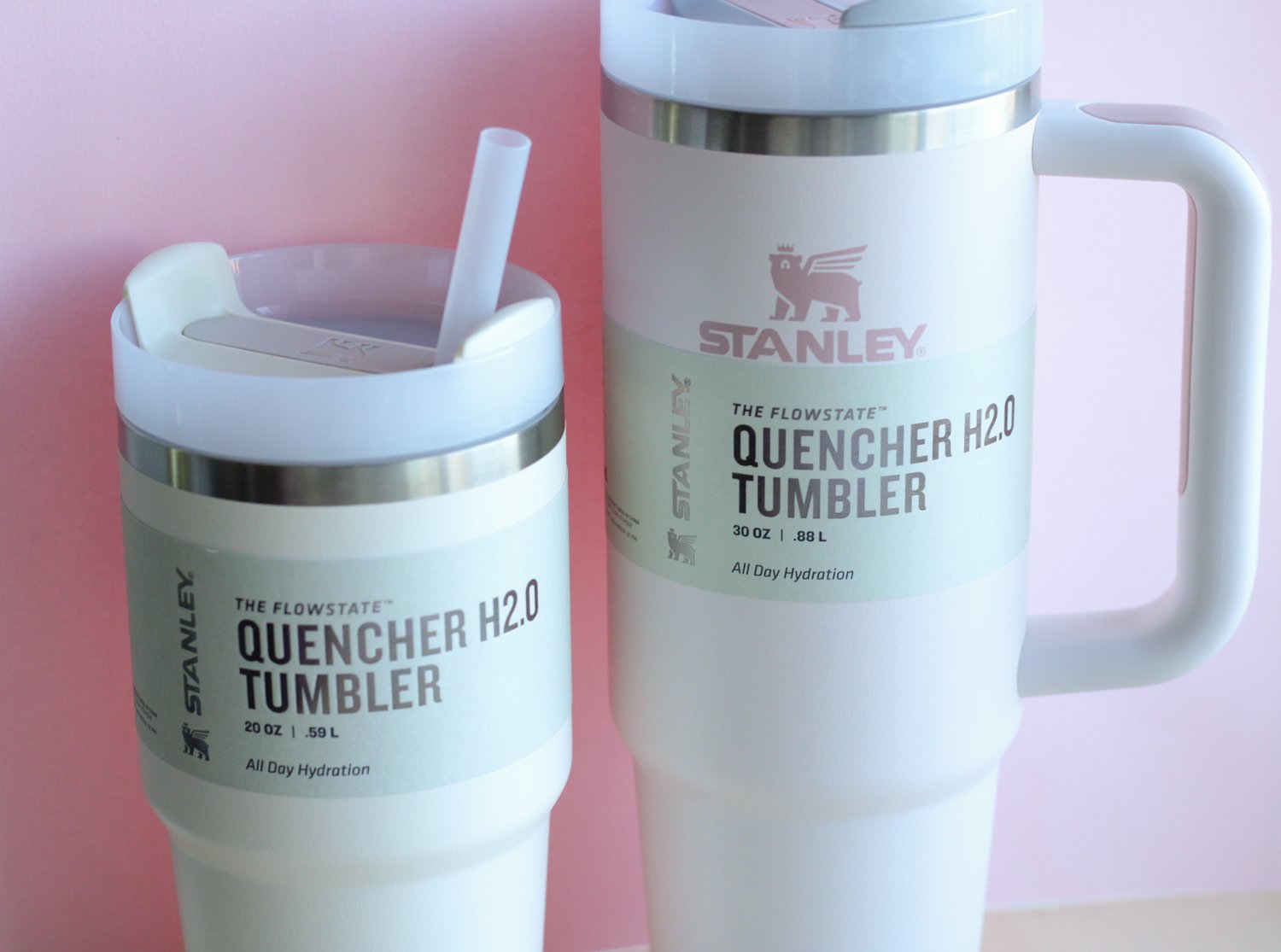 New with Tags Stanley Adventure Quencher Travel Tumbler 40 Ounces - Cream