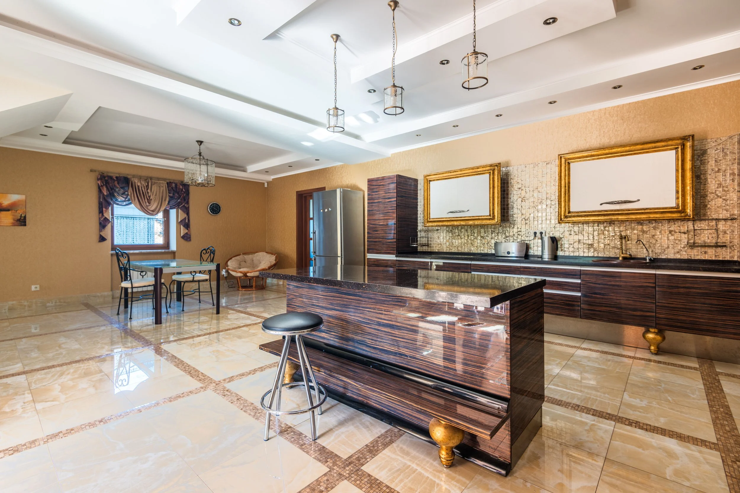 kitchen custom.jpg