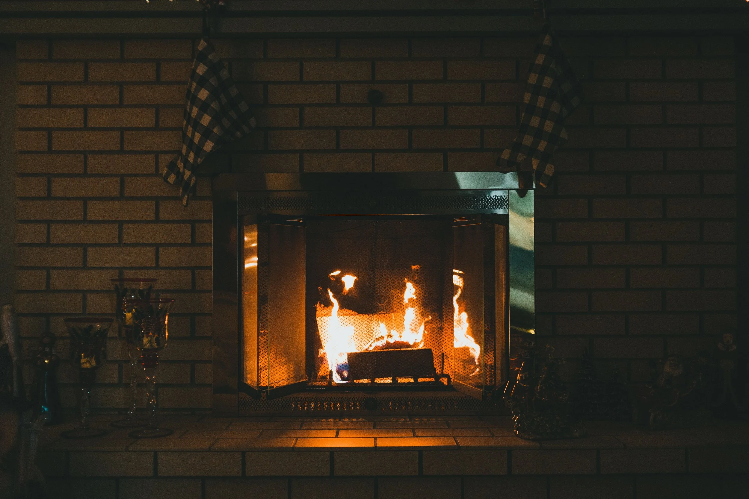 fireplace 5.jpg