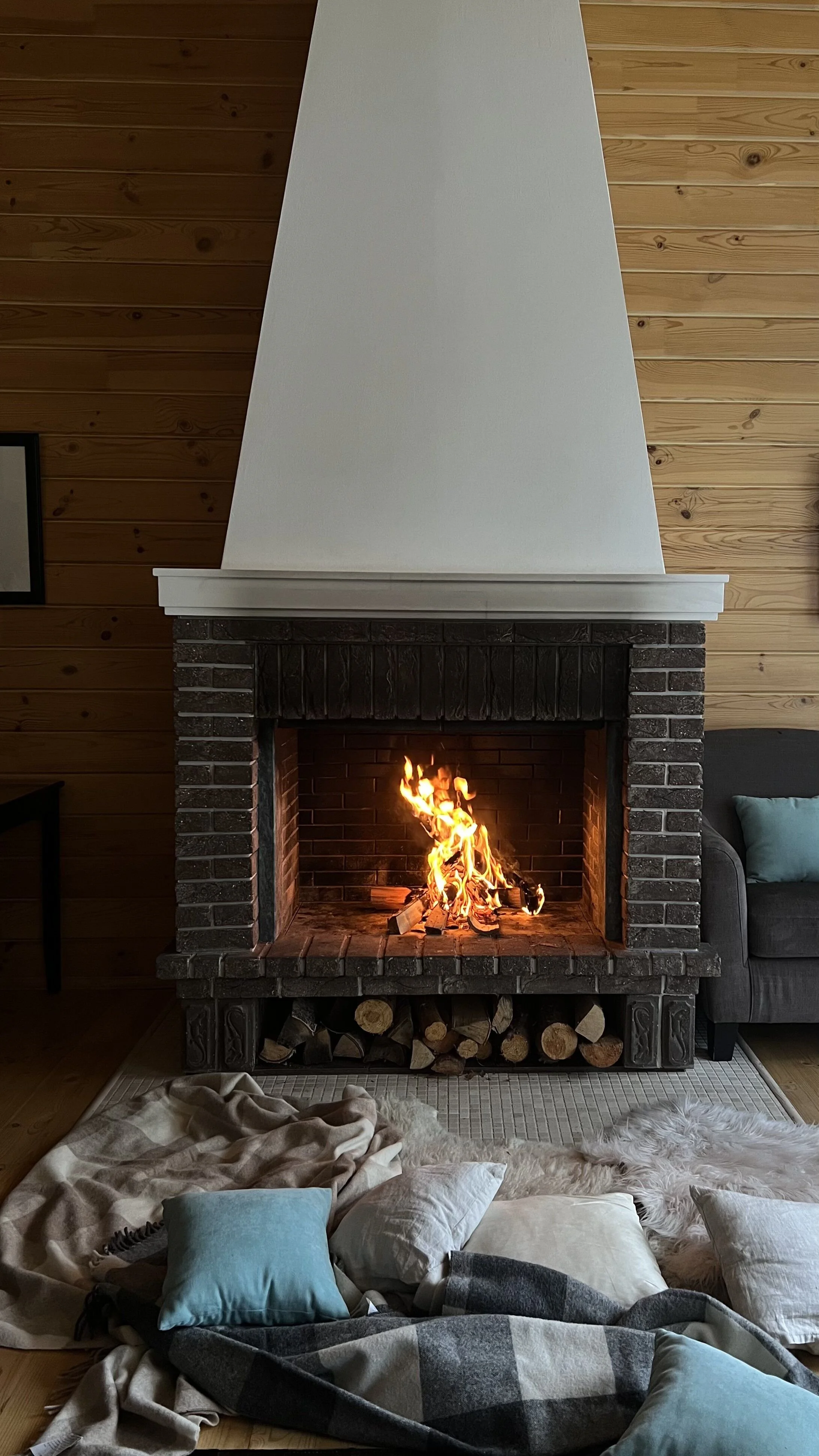 fireplace 8.jpg