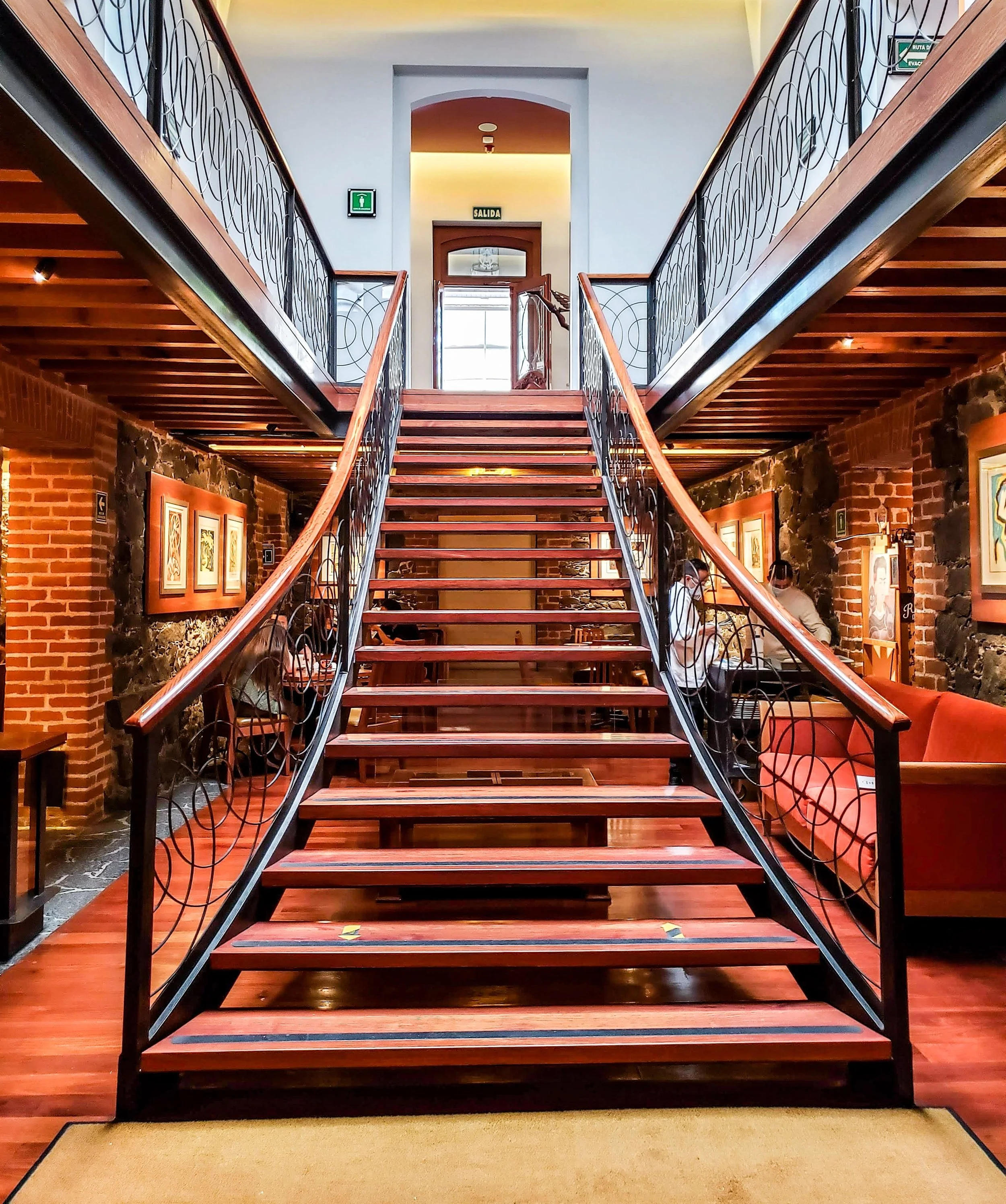floating staircase 16.jpg