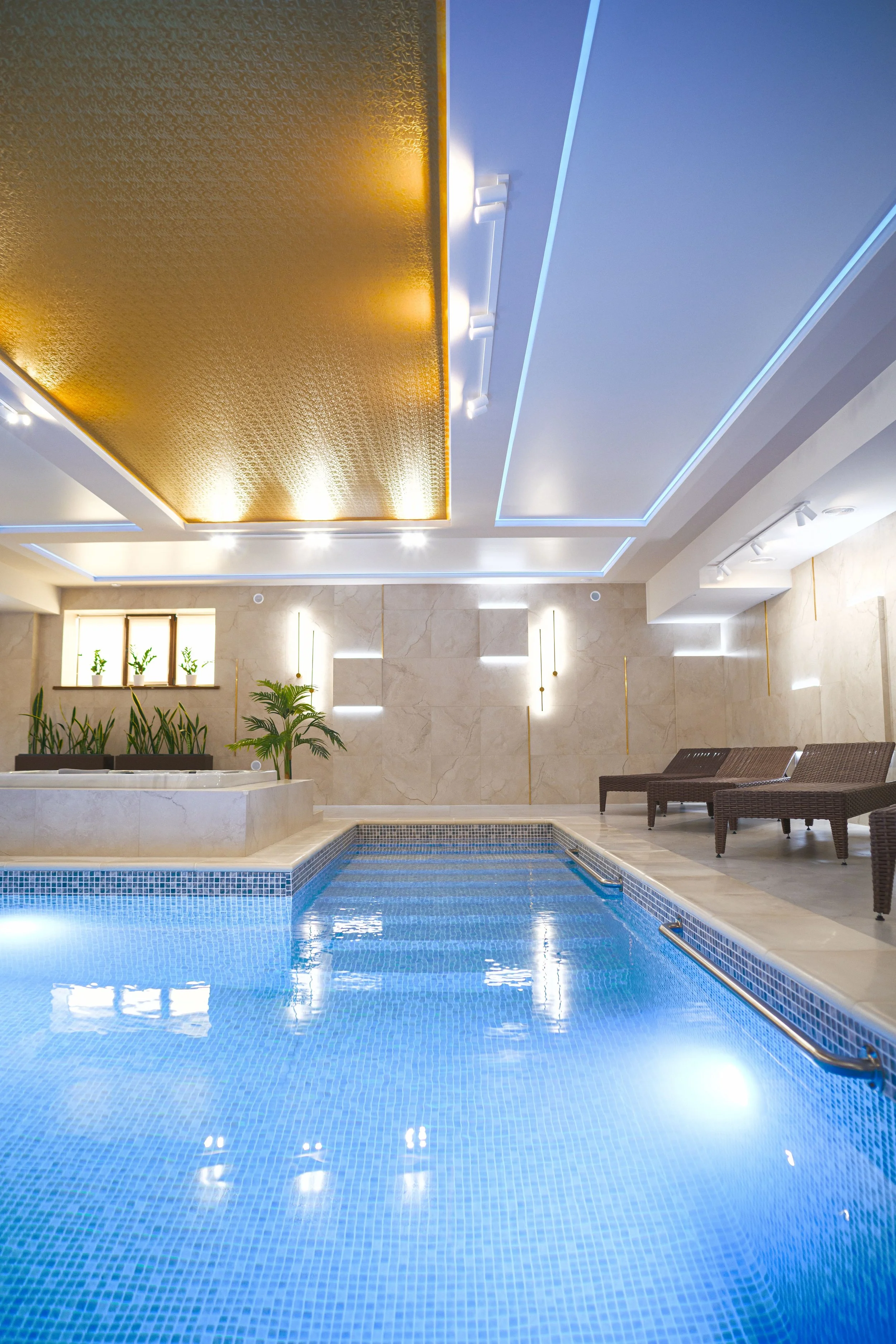 indoor pool 9.jpg