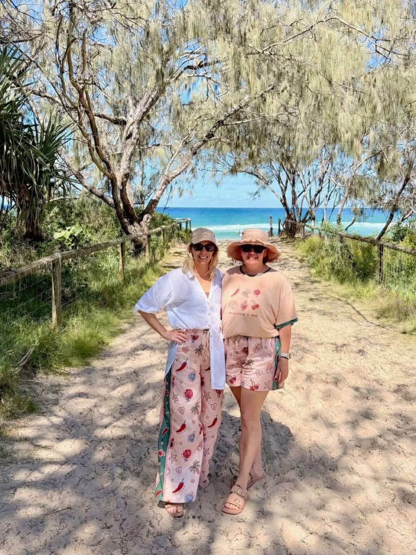 When your bestie understands the dress code ❤️&zwj;🔥🌶️🥰
Paloma Pants 🫱🏽&zwj;🫲🏼 Paloma Shorts ~ a match made in Solitta heaven.

📸 @rebekah_devietti + @bec_adams (because feather + fig girls do it better together 😏)