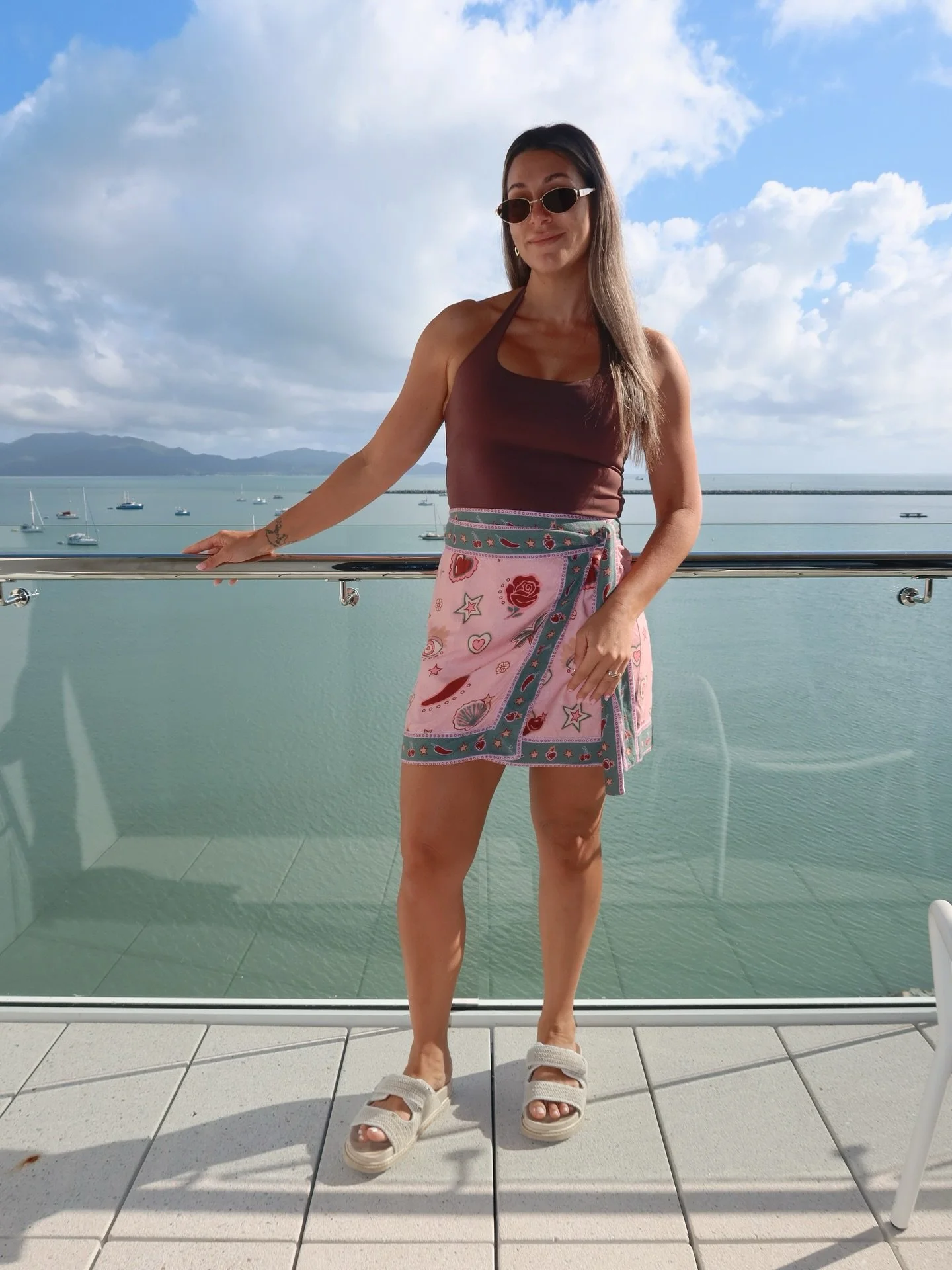 Off duty. Ocean views. Zero snack requests. Hubby nailed the (early) V-Day brief ❤️&zwj;🔥

Whether you&rsquo;re celebrating Valentine&rsquo;s or Galentine&rsquo;s this year, we&rsquo;ve got you covered. Shop a cute v-day fit at the link in bio or gi