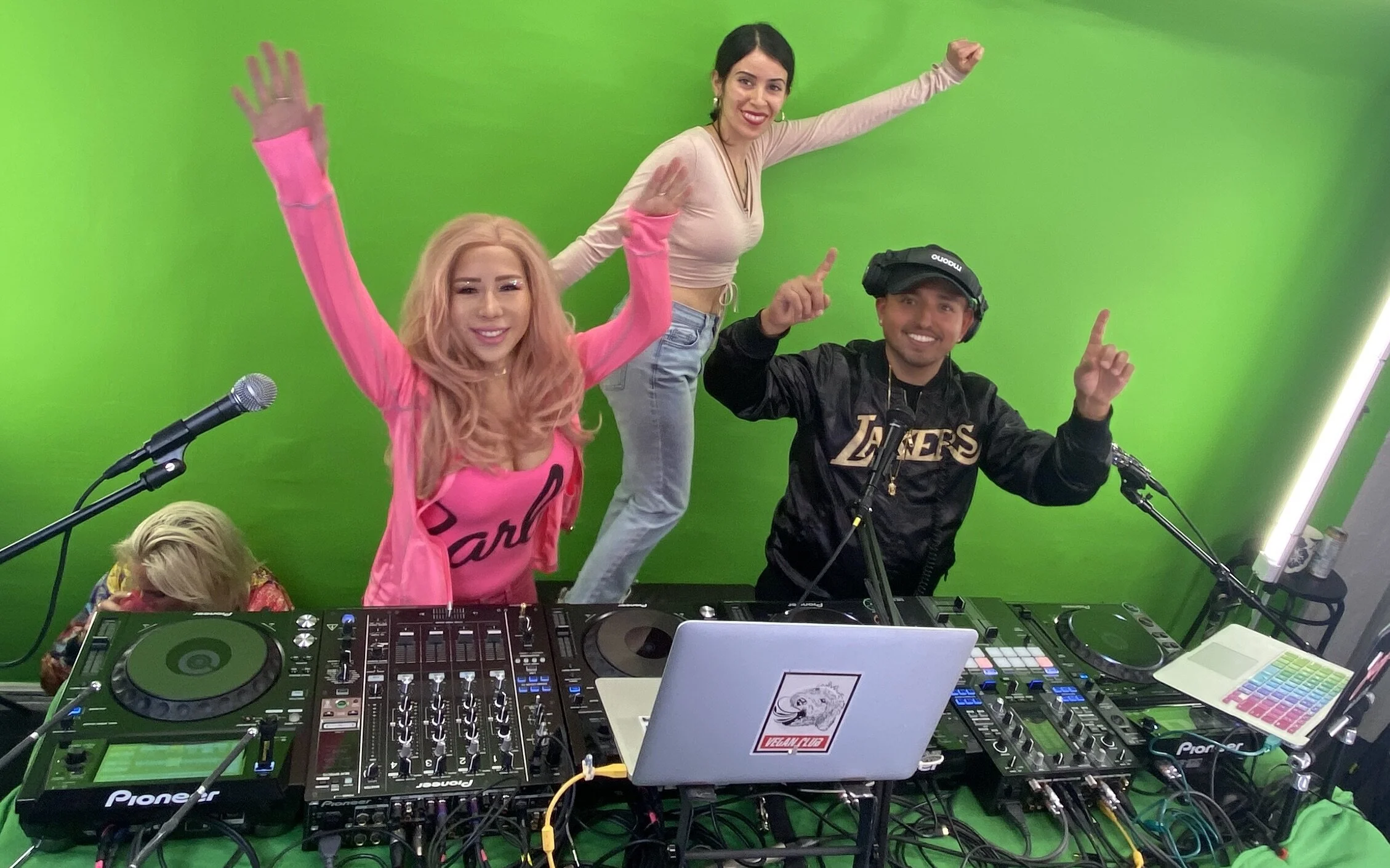 Drip Wednesday's Ice Cream Stream (Sophia Lin, Jezzy B, Mike Sincere)