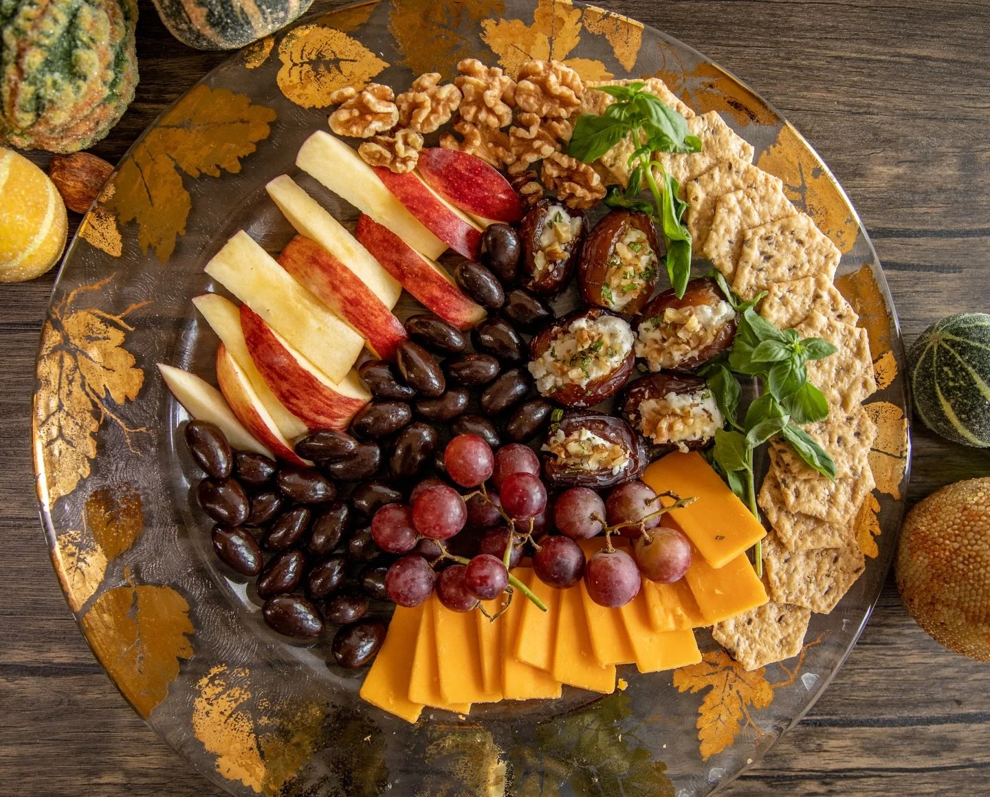 As you prep your Thanksgiving menu, don&rsquo;t forget to add @desertfruitfarms dates to the list! 

They make the perfect appetizer, pair beautifully in side dishes, and add a touch of natural sweetness to any holiday spread.

#desertfruitfarms #med