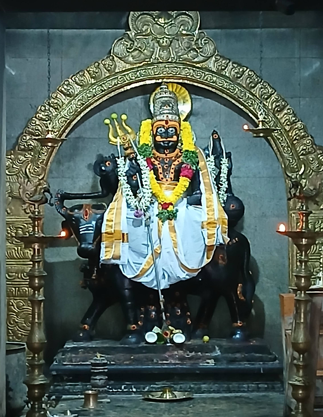திருச்சிற்றம்பலம்  எமதர்மராஜன் கோவில் 