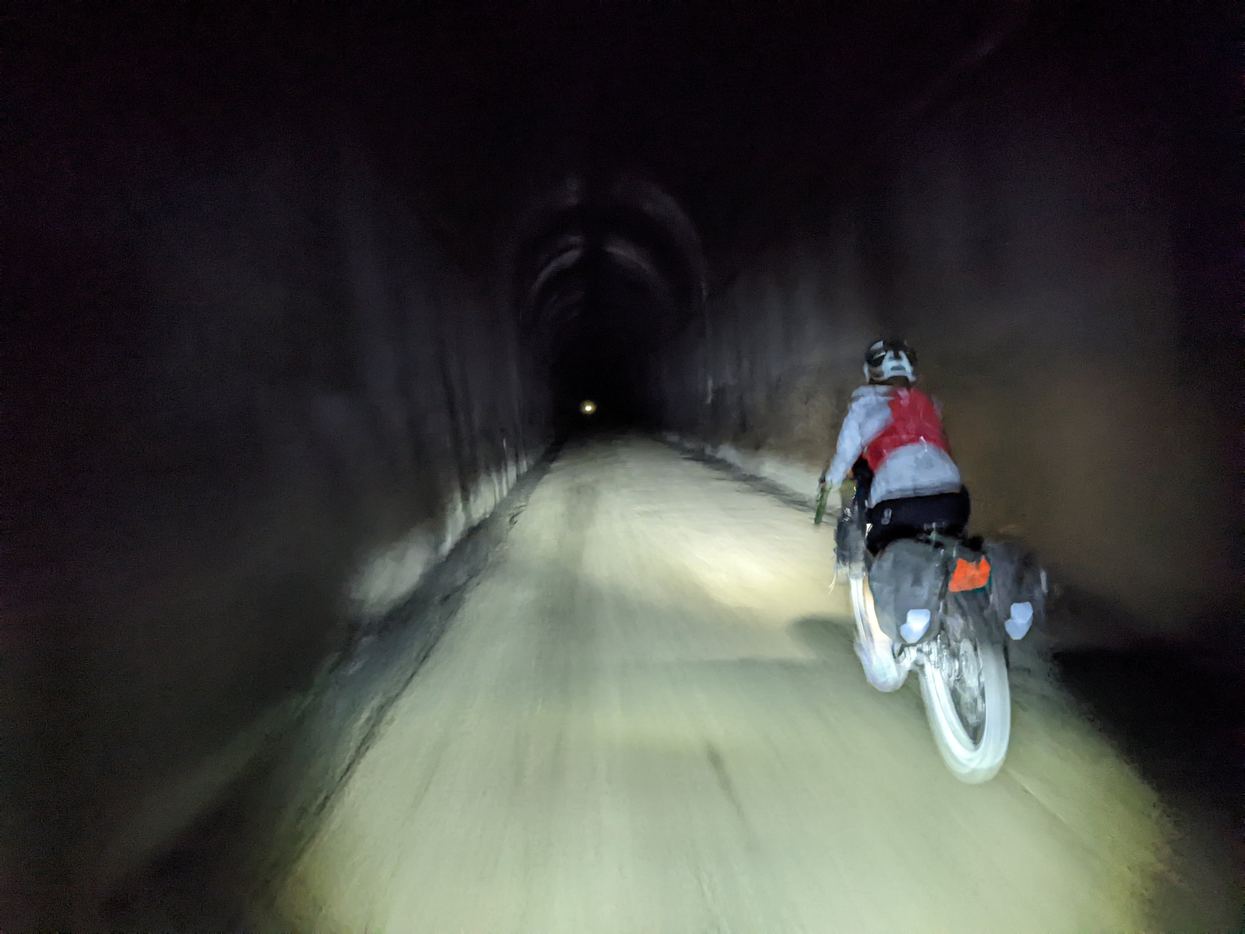  The 2-mile Snoqualmie Pass tunnel was really cool 